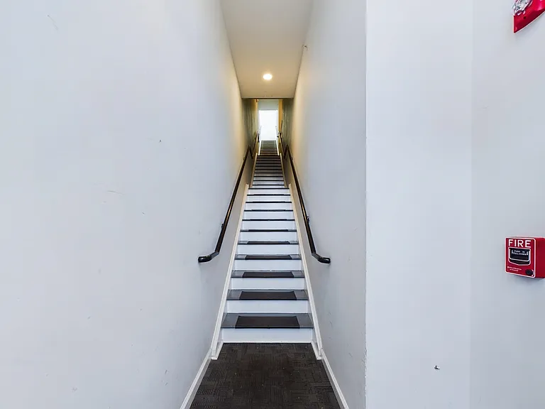 137 Monticello Ave #4 — Photo 33