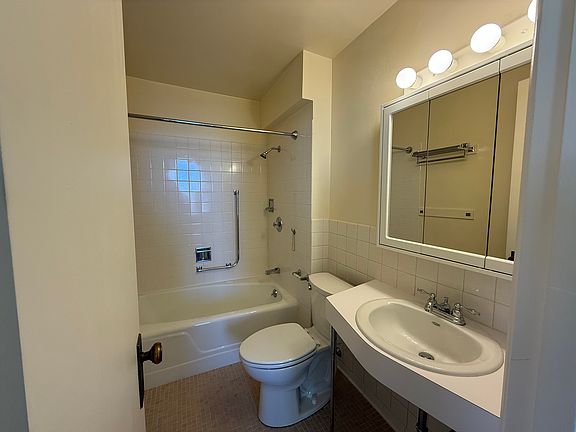 3rd image of 100 E Broadway St #519