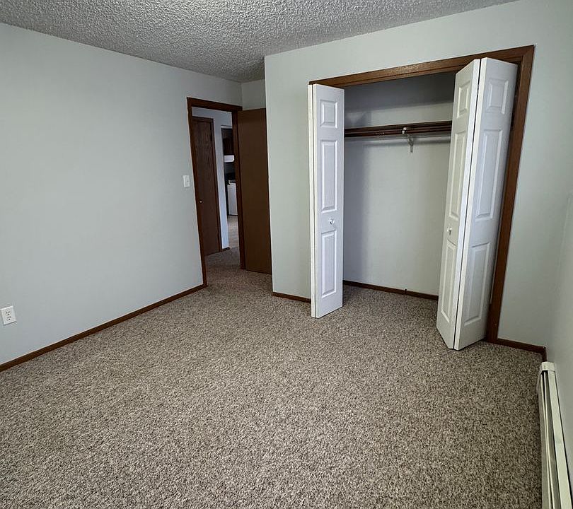 1st image of 301 15th St NE #3
