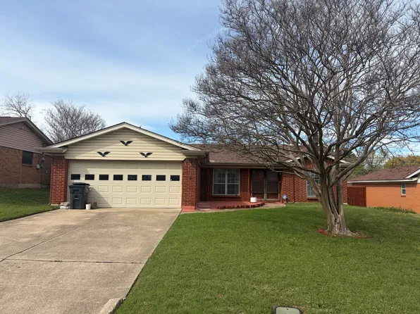 2111 Kent Dr, Arlington, TX 76010
