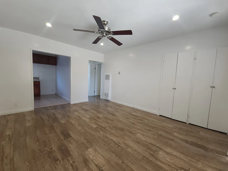 2715 San Marino St #5A