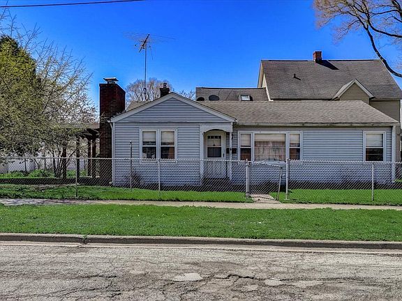 4th image of 525 N Ash St