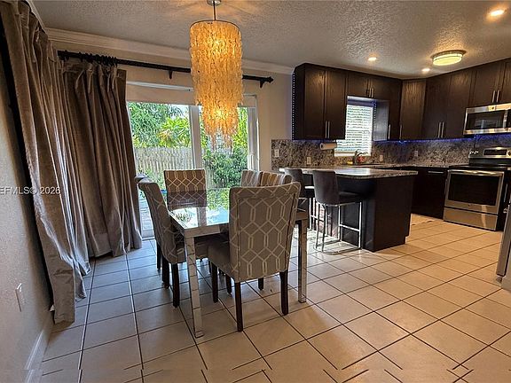 4th image of 9546 SW Adams St