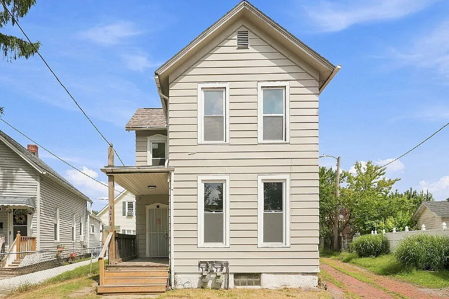 3-Bedroom Down Duplex Unit with Essential Appliances in Cleveland (Welcome Section 8) — Photo 1