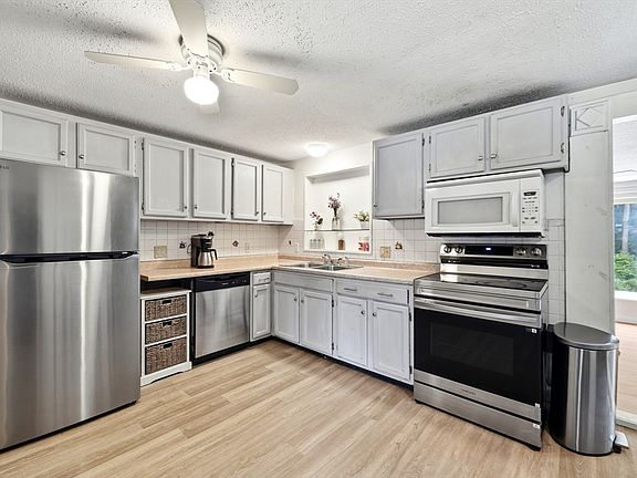 5th image of 346 Newhouse St