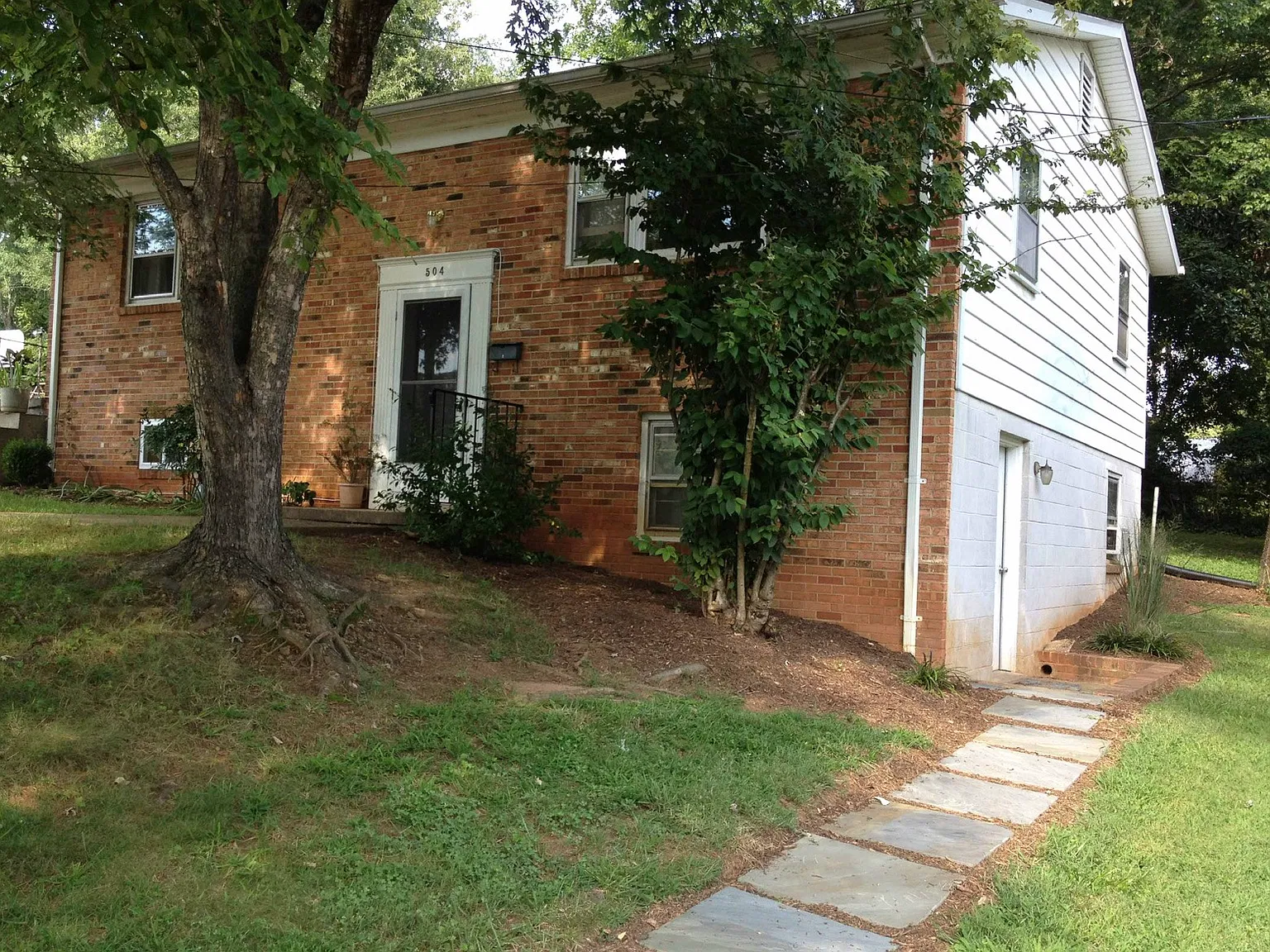 1 bed, 1200 sqft, $1,095 — Photo 1