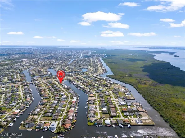 2726 SW 28th Place Cpe, Coral, FL 33914