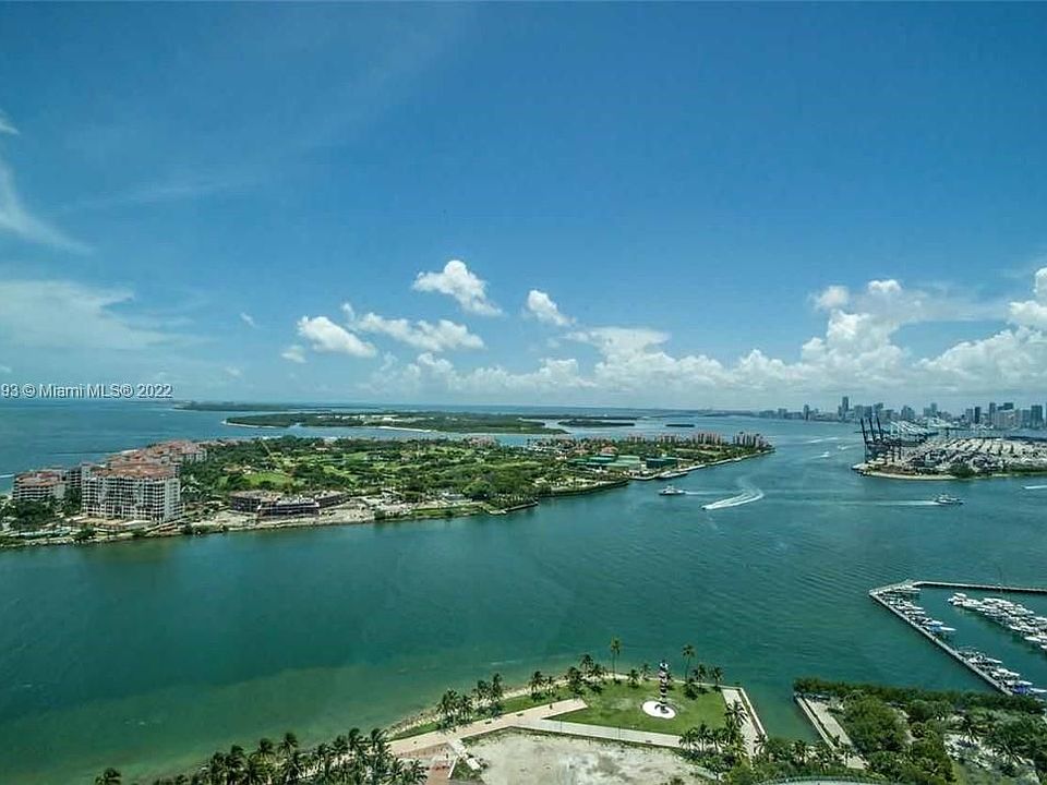 1st image of 300 S Pointe Dr APT 3601