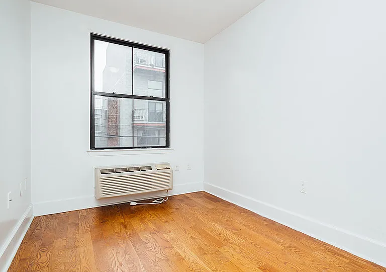 568 Willoughby Ave #3 — Photo 6