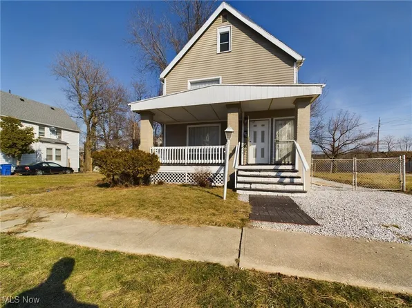 469 Arbor Rd, Cleveland, OH 44108