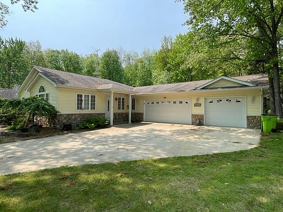 2nd image of 991 W Higgins Lake Dr