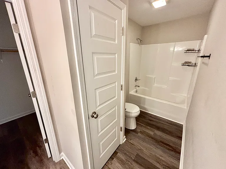 1 Lambeth Dr — Photo 12