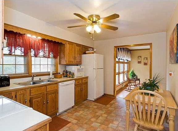 4th image of 10019 Silverwood Ln