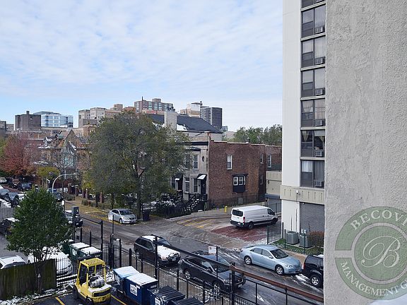 4th image of 4520 N Clarendon Ave APT 307