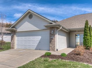 203 Highclere Dr, Council Bluffs, IA 51503