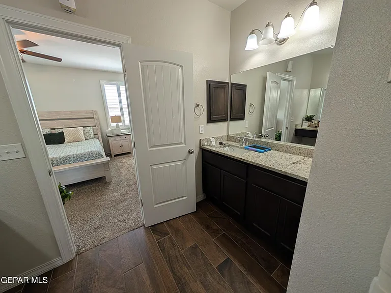 10601 Hidden Crown Pl — Photo 17
