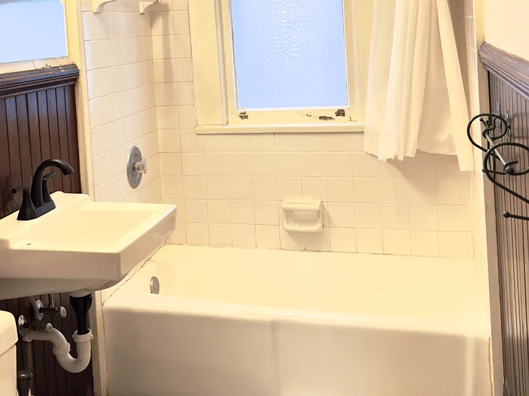 116 Field St — Photo 4