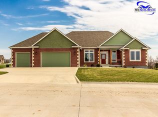 4508 Grande Bluffs Ct, Manhattan, KS 66503