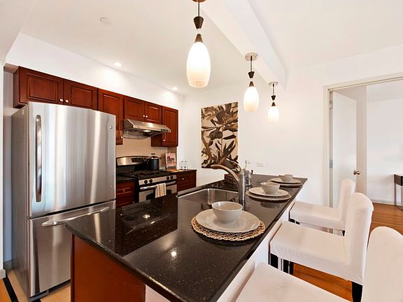 2nd image of 1635 Lexington Ave APT 4A