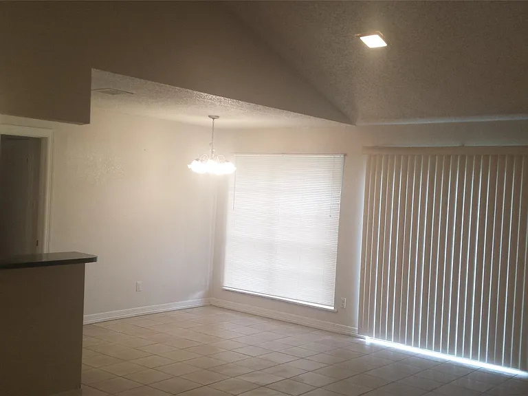 10942 Dunvegan Way — Photo 7