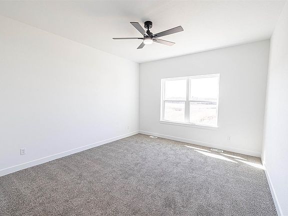 4th image of 409 Ridge Ct