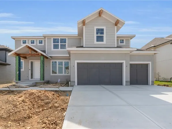 8016 Brockway St, Lenexa, KS 66220