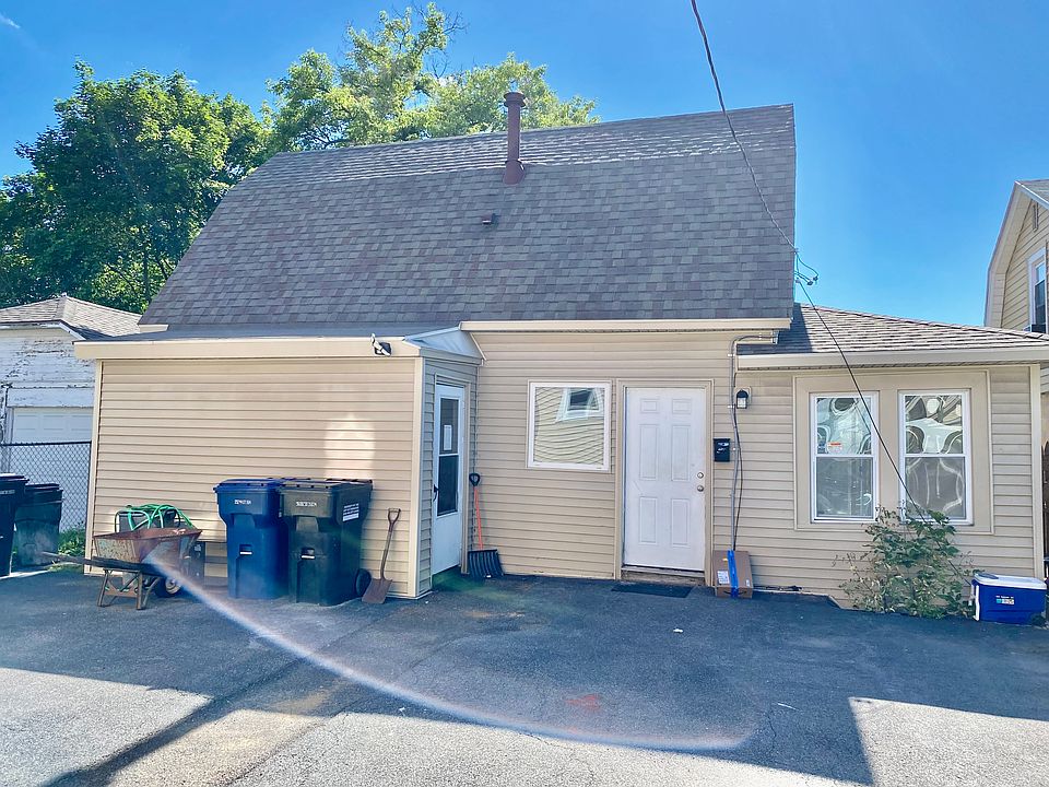 1st image of 204 1/2 Nichols Ave
