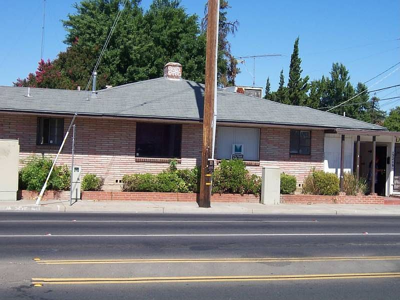 1st image of 3217 N Maroa Ave