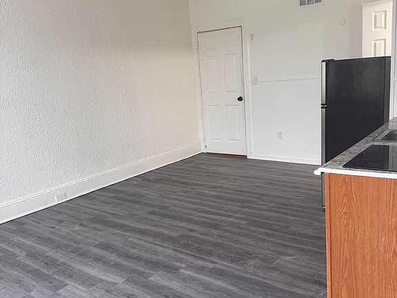 3rd image of 711 N Fremont Ave #C