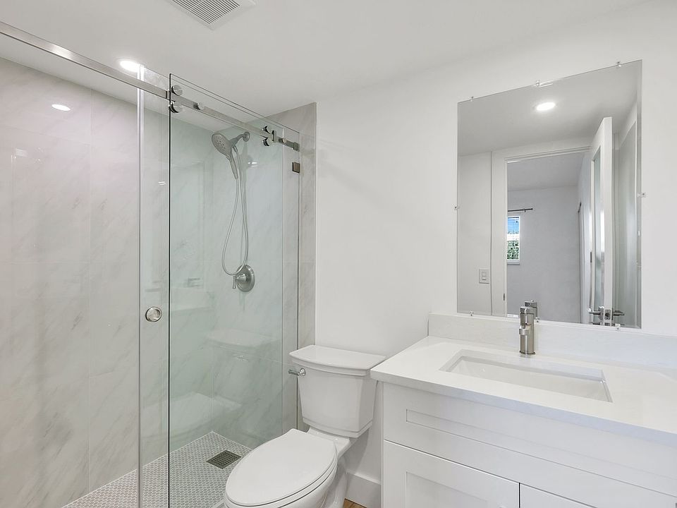 1st image of 225 Turtle Lake Ct APT 209