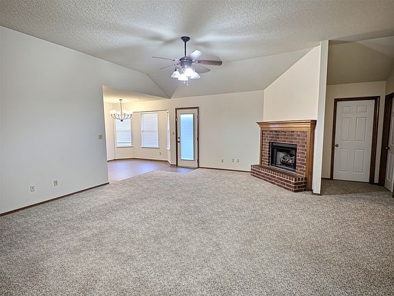 4th image of 10916 E 118th Ct N