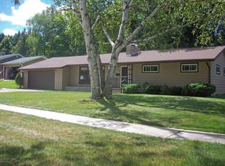 305 Tomahawk Ln, Reed City, MI 49677