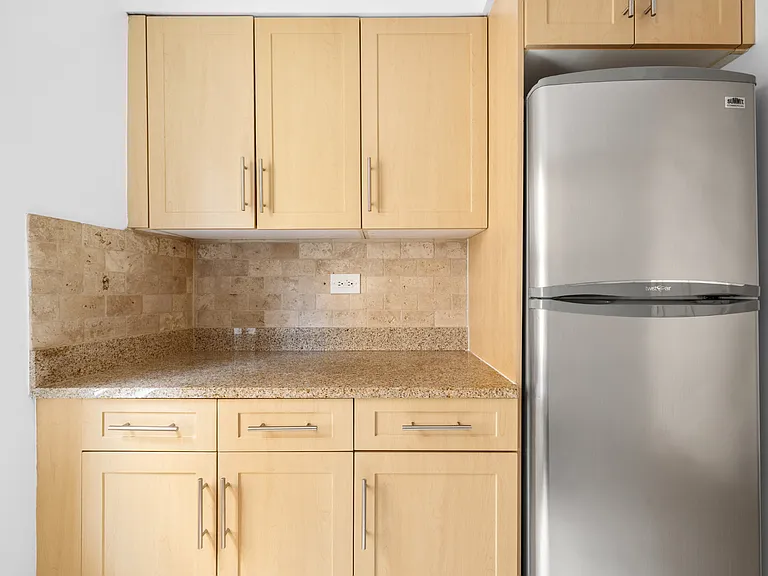 210 W 89th St #12D — Photo 9