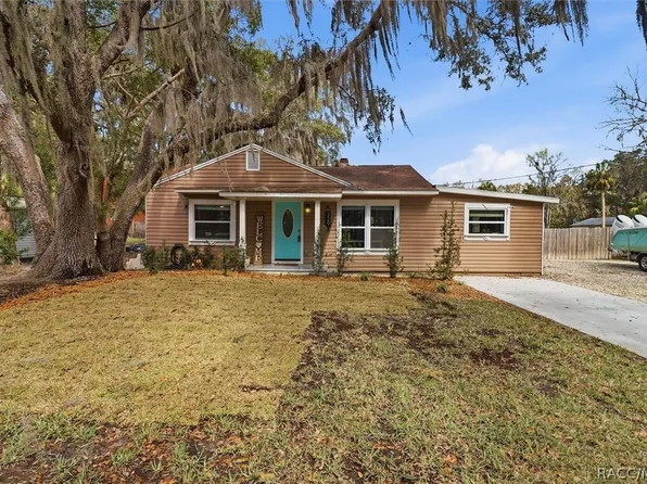 329 NE 10th St, Crystal River, FL 34428