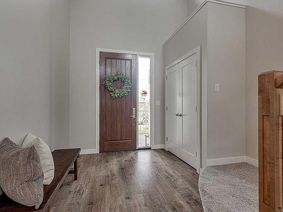 4th image of 29 N Longmire Close