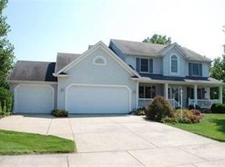 10266 S Cedar Lake Dr, Granger, IN 46530
