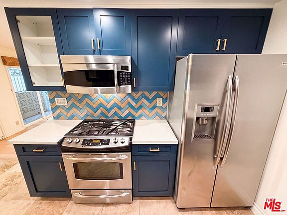 3rd image of 1024 5th St APT 3