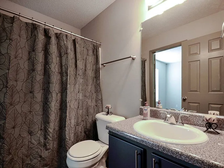 Spacious Bathroom