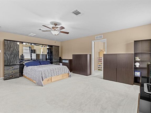 2nd image of 8806 Willow Spur Drive