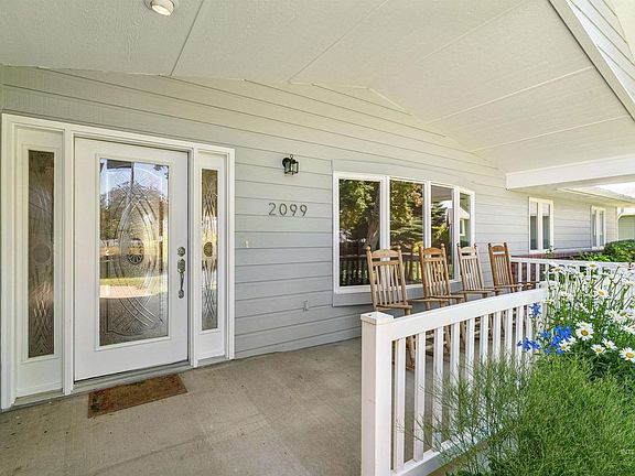 2nd image of 2099 Shelley Dr