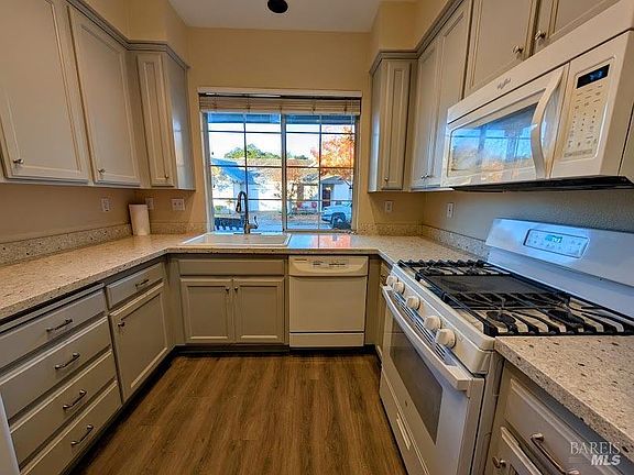 4th image of 9128 Benny Goodman Way