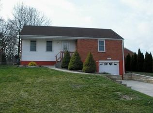 5194 Fieldcrest Dr, Pittsburgh, PA 15236