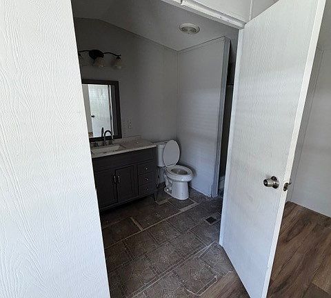 2nd image of 1014 Pin Oak Ln