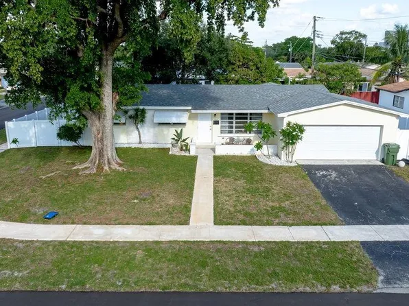 420 SW 71st Terrace, Pembroke Pines, FL 33023