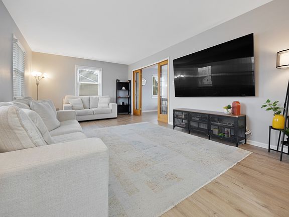 5th image of 424 N Salem Dr