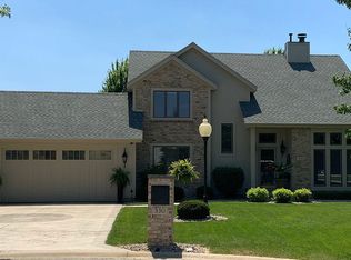 330 S Luxford Ct, Bourbonnais, IL