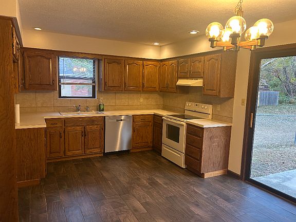 3rd image of 3632 SW Oak Pkwy #3632