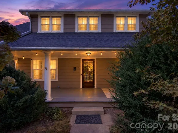 17 Darcy Ln, Asheville, NC 28804