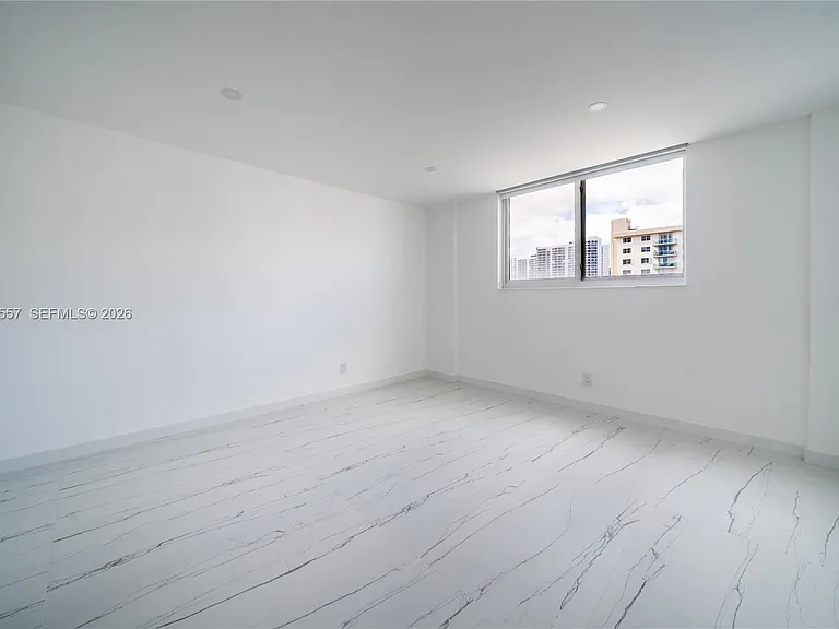 19380 Collins Ave #1105 — Photo 18