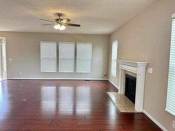 2nd image of 451 Lake Haven Ct